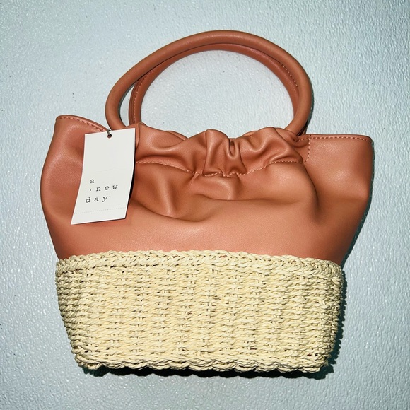 A New Day Pink Faux Leather Straw Tote Bag NWT - Picture 6 of 8